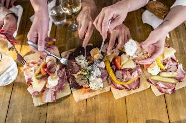 Tavern snack, © Weinviertel Tourismus / Robert Herbst