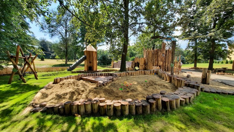Eckartsau castle park nature playground, © Donau Niederösterreich, Köck